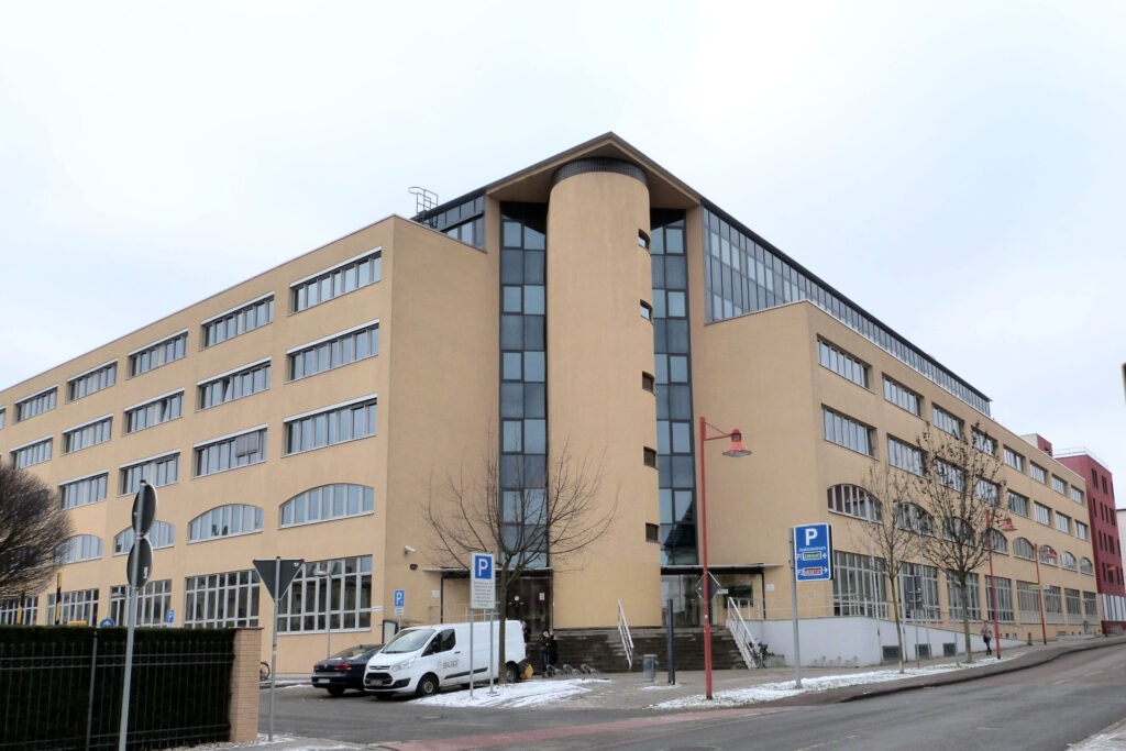 Das Gebäude des Amtsgerichts Halle, Symbolbild für Artikel "Sprechakt-Frau Marla-Svenja Liebich: Die Posse geht weiter"